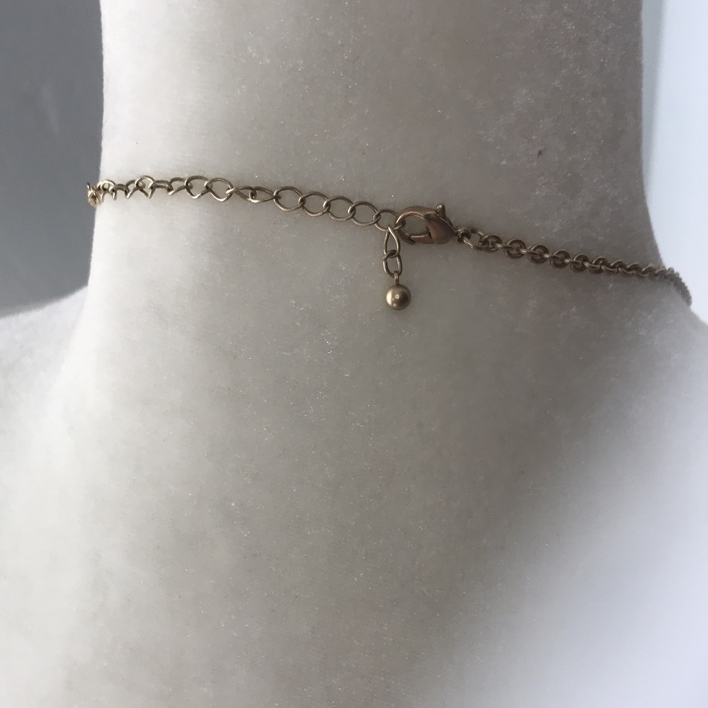 Triangular gem necklace - Picture 3 of 5